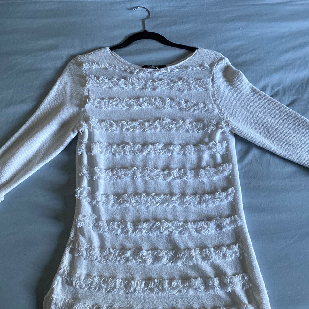 White mid length sleeve Top